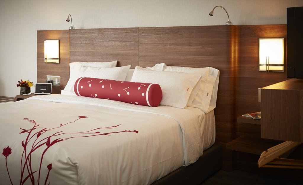Hotel Elan Калгари Экстерьер фото