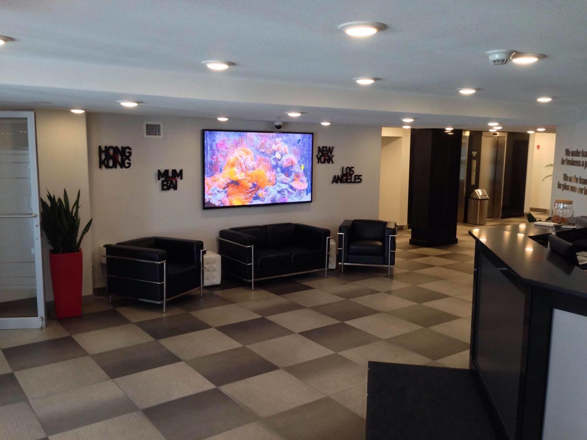 Hotel Elan Калгари Экстерьер фото