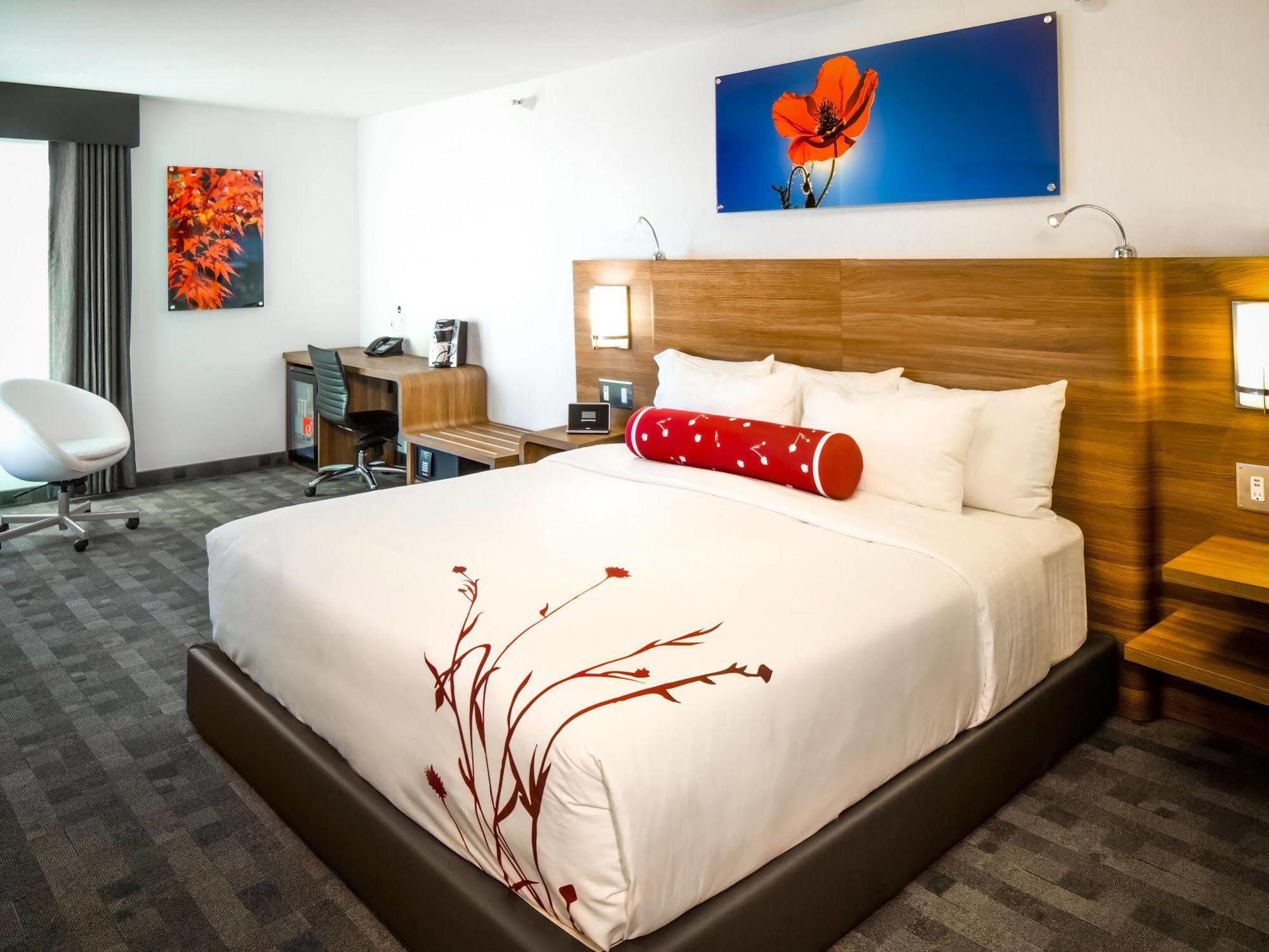 Hotel Elan Калгари Экстерьер фото